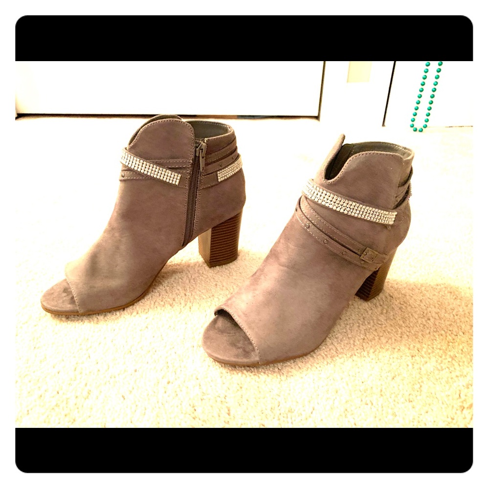 ✨SALE✨Open toe boots NEW!